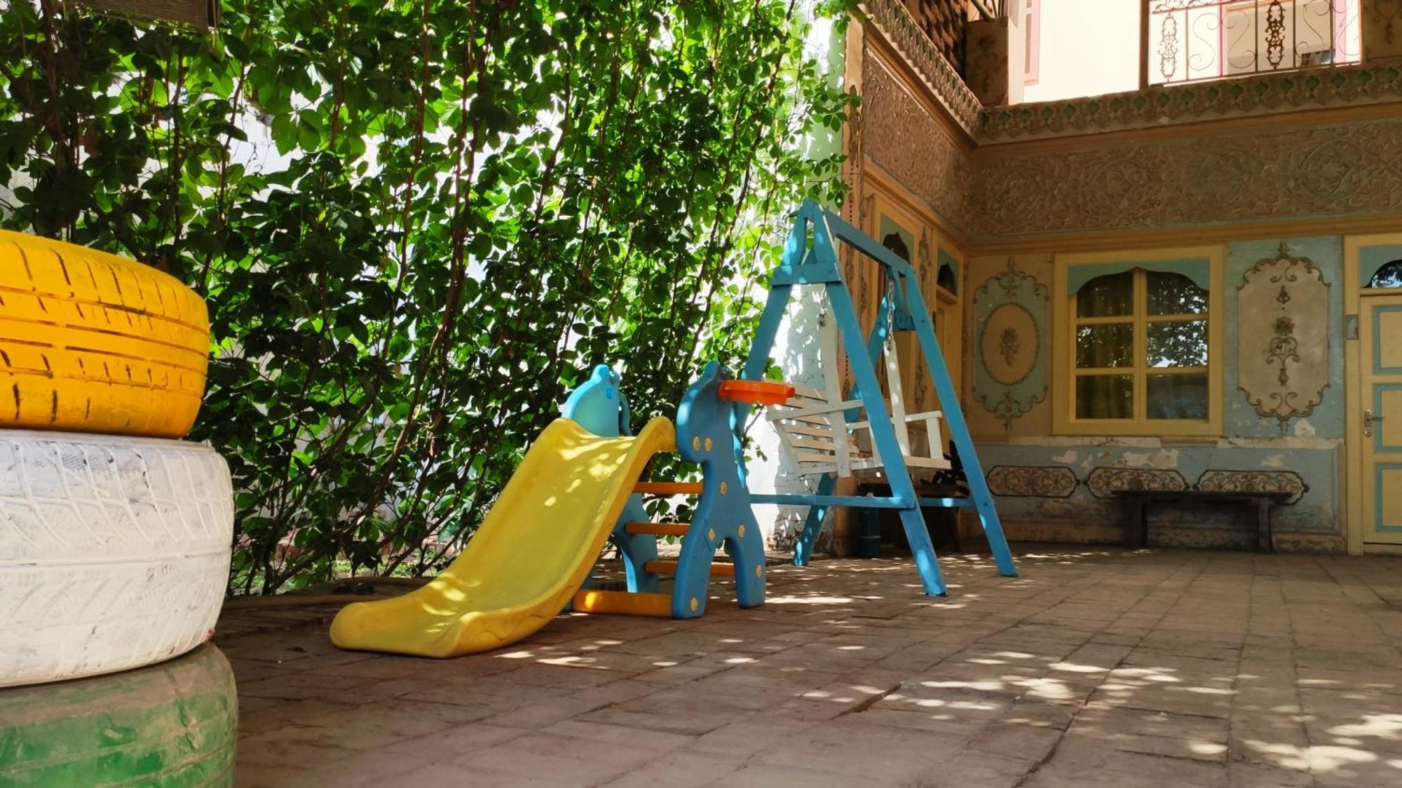 New Dap Hostel Turpan Exteriör bild